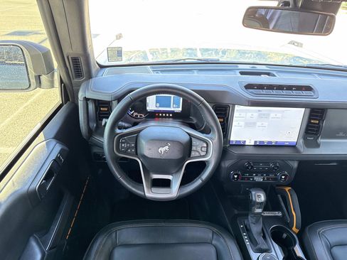 Used 2024 Ford Bronco Badlands image 13
