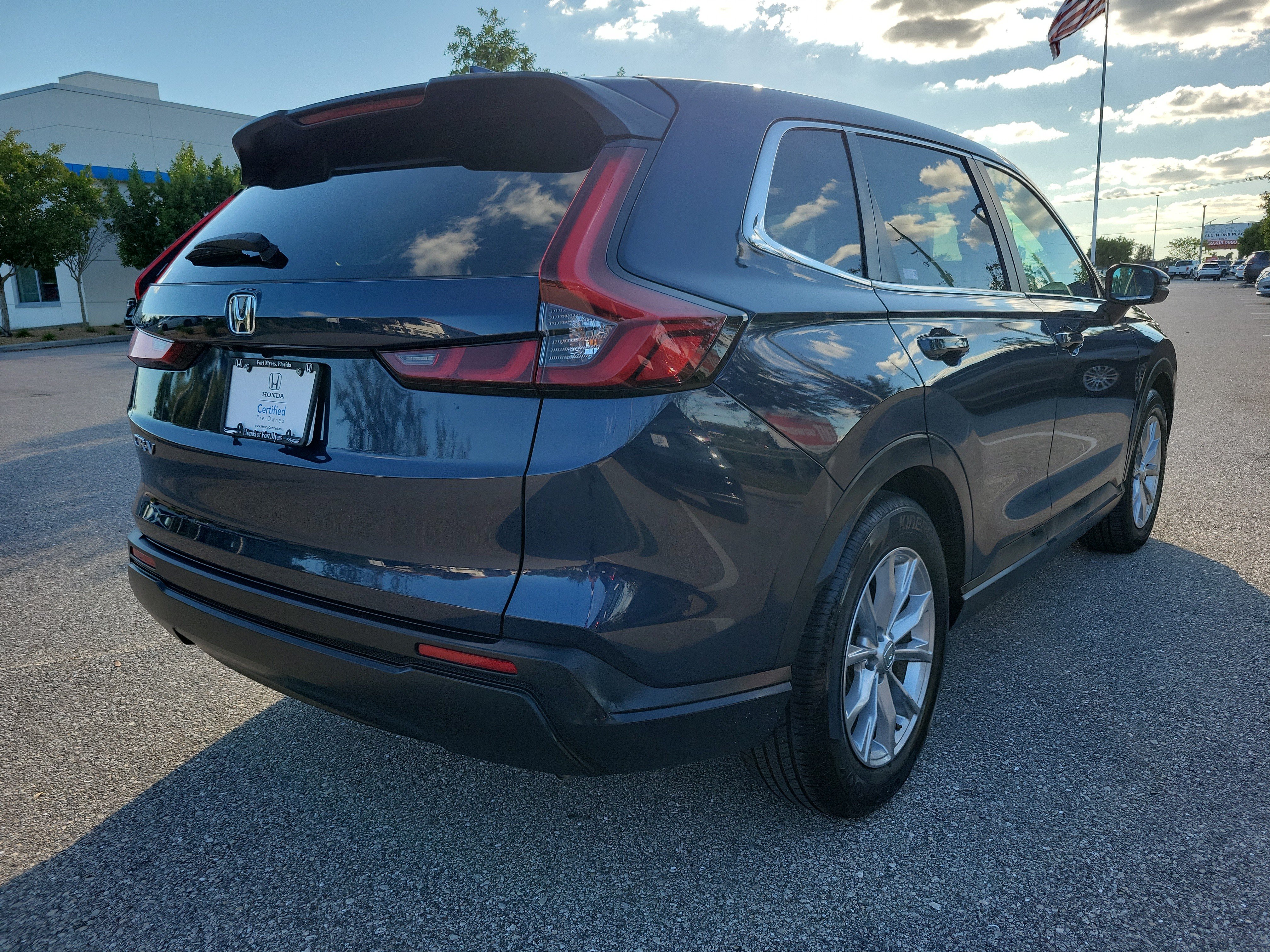 Used 2025 Honda CR-V EX image 6