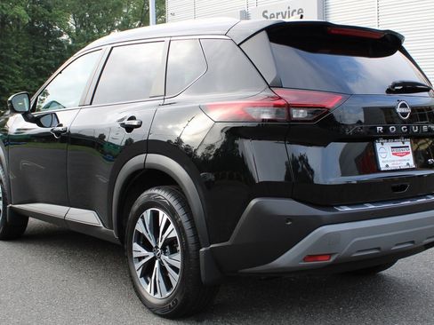 Certified 2022 Nissan Rogue SV w/ SV Premium Package image 8