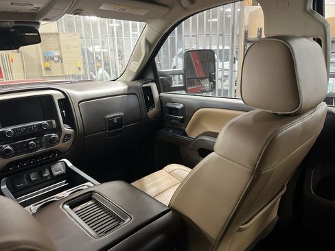Used 2018 GMC Sierra 3500 Denali w/ Duramax Plus Package image 14