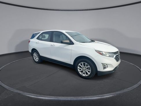 Certified 2020 Chevrolet Equinox LS FWD image 2