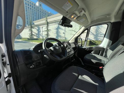 Used 2023 RAM ProMaster 2500 image 15