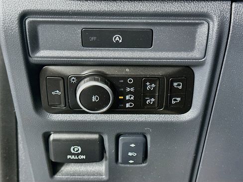 Used 2025 Ford F150 Lariat w/ Equipment Group 501A Mid AWD/4WD image 17