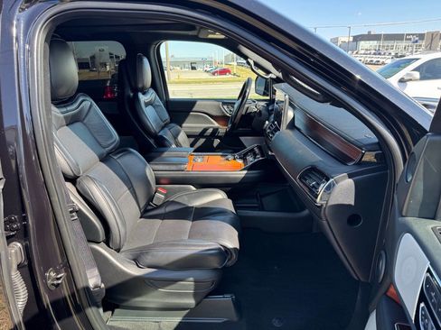 Used 2019 Lincoln Navigator L Reserve image 17