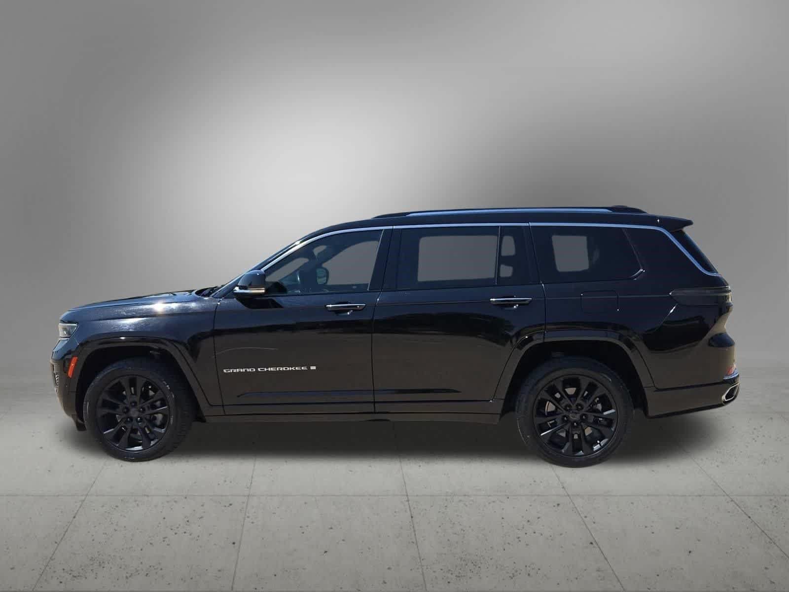 Used 2021 Jeep Grand Cherokee L Overland w/ Luxury Tech Group IV RWD image 3