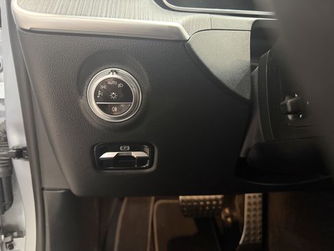 Used 2023 Mercedes-Benz C 300 Sedan image 14