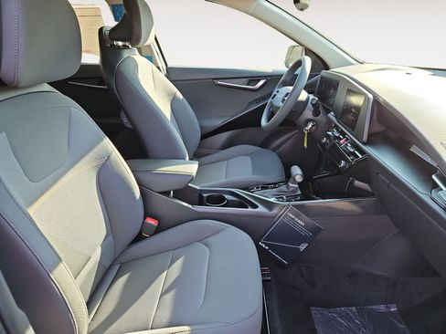 Used 2026 Kia Niro LX FWD image 15