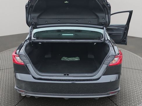 Used 2025 Toyota Camry SE image 20