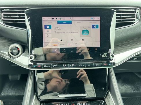 Used 2022 Jeep Wagoneer Series III image 27