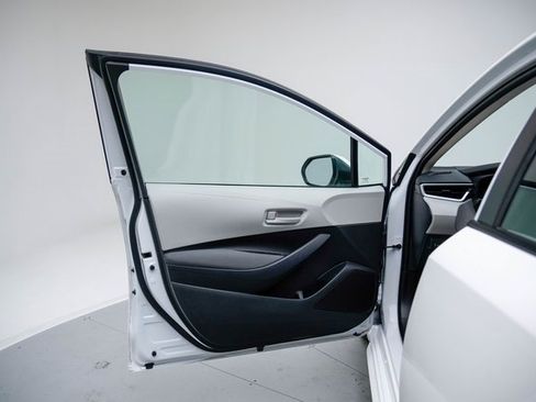 Used 2023 Toyota Corolla LE image 22