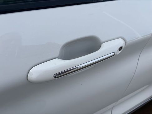 Used 2020 Ford Explorer Platinum w/ Premium Technology Package image 15