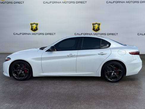 Used 2019 Alfa Romeo Giulia Ti Sport w/ Quick Order Package 22U Sport RWD image 2