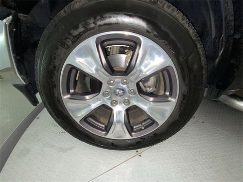 Used 2019 RAM 1500 Laramie image 10