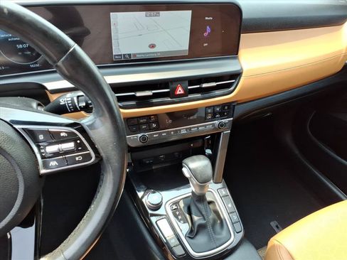 Used 2024 Kia Seltos EX AWD/4WD image 25