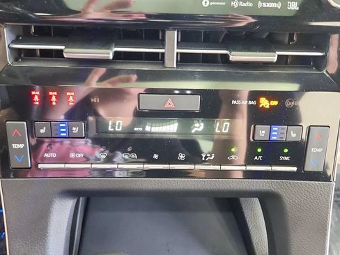 Used 2019 Toyota Avalon Touring w/ Advanced Safety Package FWD image 27