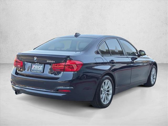 Used 2017 BMW 320i Sedan RWD image 5