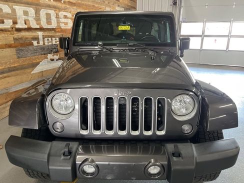 Used 2017 Jeep Wrangler Unlimited Sahara w/ Connectivity Group image 7