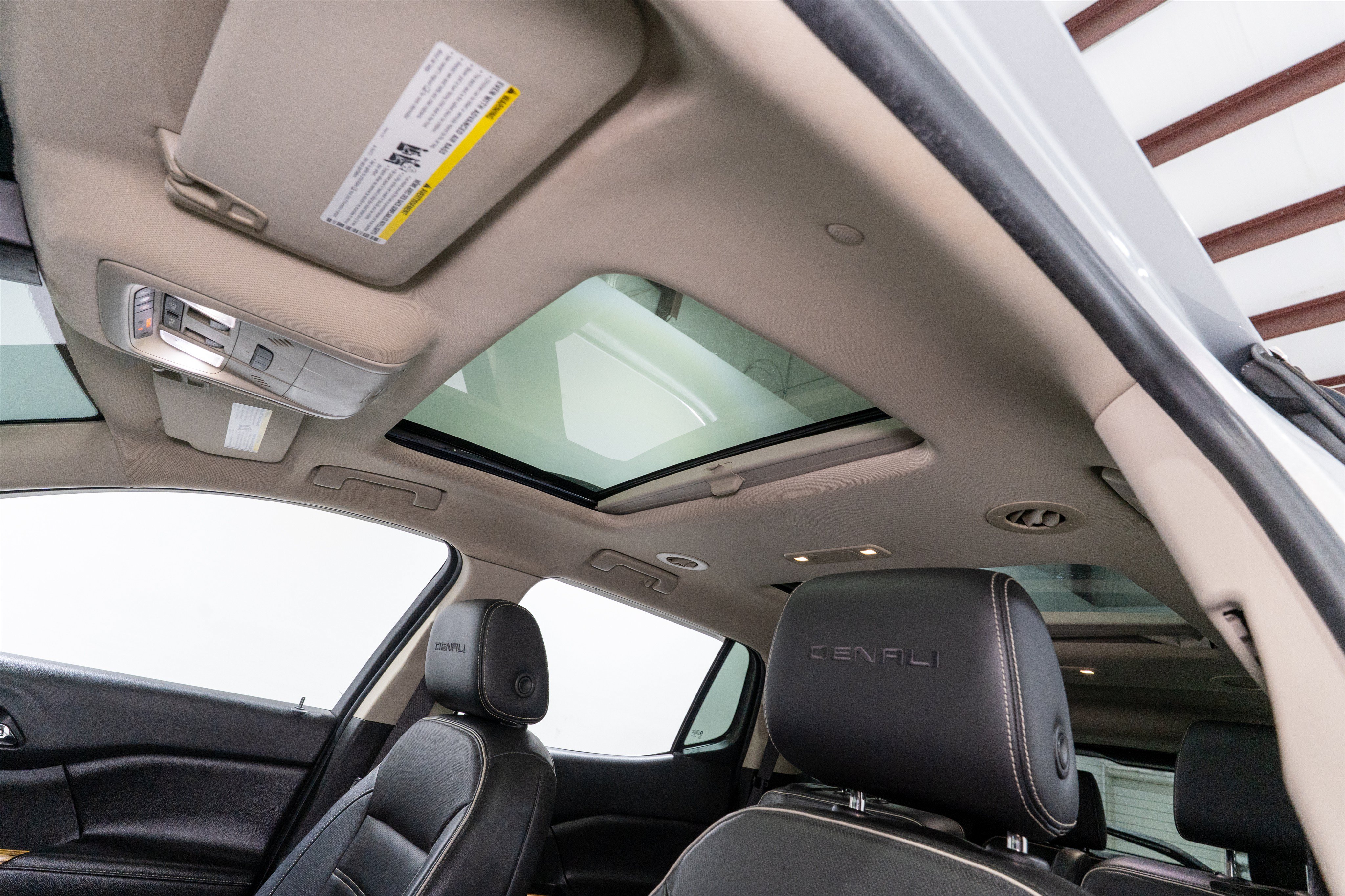 Used 2017 GMC Acadia Denali w/ Technology Package FWD image 17