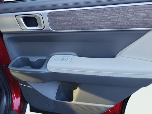 Used 2025 Hyundai Santa Fe Limited FWD image 17