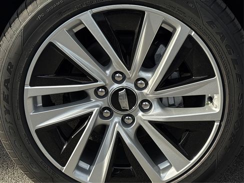 New 2026 Cadillac Vistiq Luxury image 13