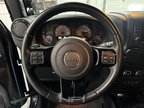 Used 2016 Jeep Wrangler Unlimited Sahara AWD/4WD image 25