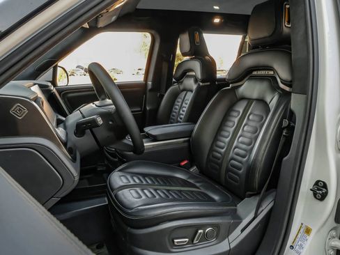 Used 2024 Rivian R1S Adventure AWD/4WD image 41