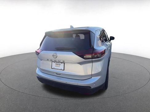 Used 2025 Nissan Rogue SV FWD image 15