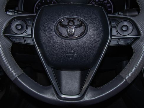 Used 2019 Toyota Avalon Limited image 12