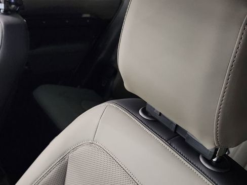 New 2026 Land Rover Defender 110 X-Dynamic SE image 14