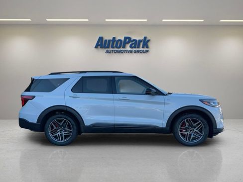 New 2026 Ford Explorer ST-Line w/ ST-Line Street Pack AWD/4WD image 8