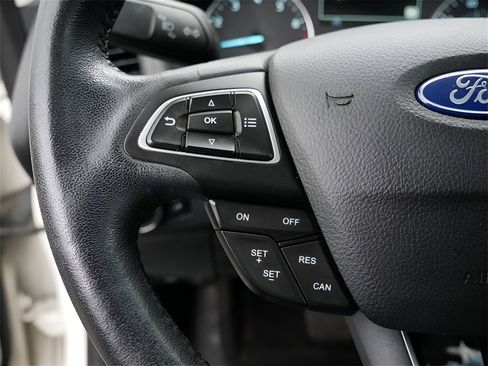 Used 2020 Ford EcoSport SE w/ SE Convenience Package image 18