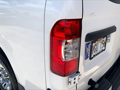 Used 2016 Nissan NV 3500 SV RWD image 31