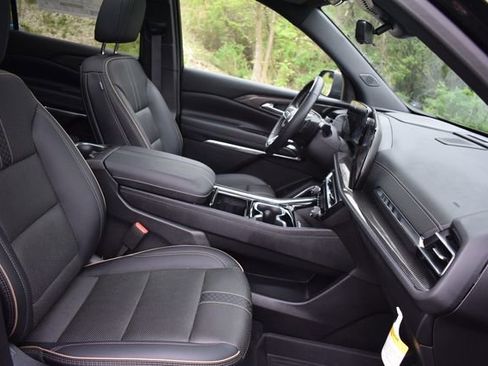 New 2025 Chevrolet Traverse High Country w/ LPO, Floor Liner Package FWD image 16