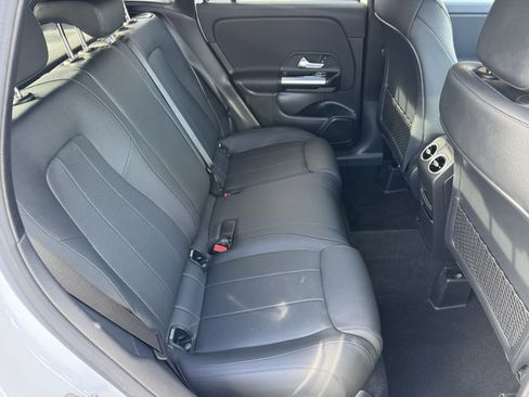 Used 2025 Mercedes-Benz GLA 250 4MATIC image 8