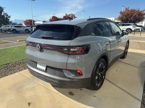 Used 2021 Volkswagen ID.4 Pro w/ ID.4 Protection Package image 4