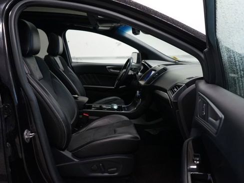 Certified 2020 Ford Edge ST w/ Cold Weather Package AWD/4WD image 33