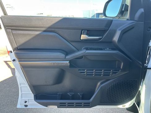 Certified 2025 Toyota Tacoma TRD Off-Road image 8