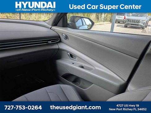 Used 2023 Hyundai Elantra SEL image 16