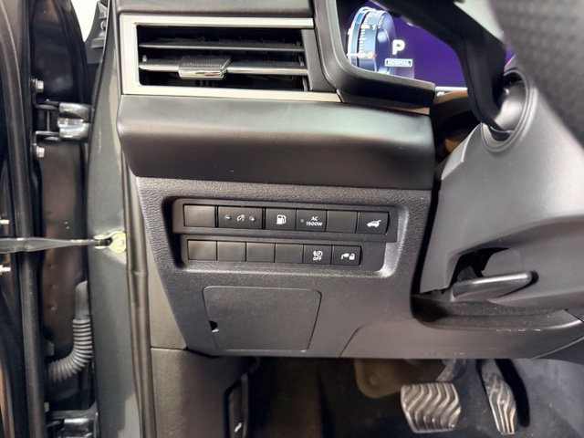 Used 2025 Mitsubishi Outlander 4WD Plug-In Hybrid image 15