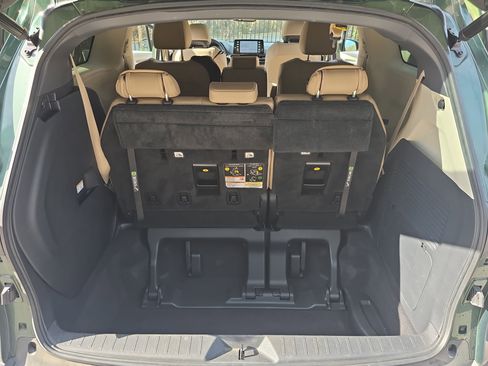 Used 2021 Toyota Sienna XLE image 13