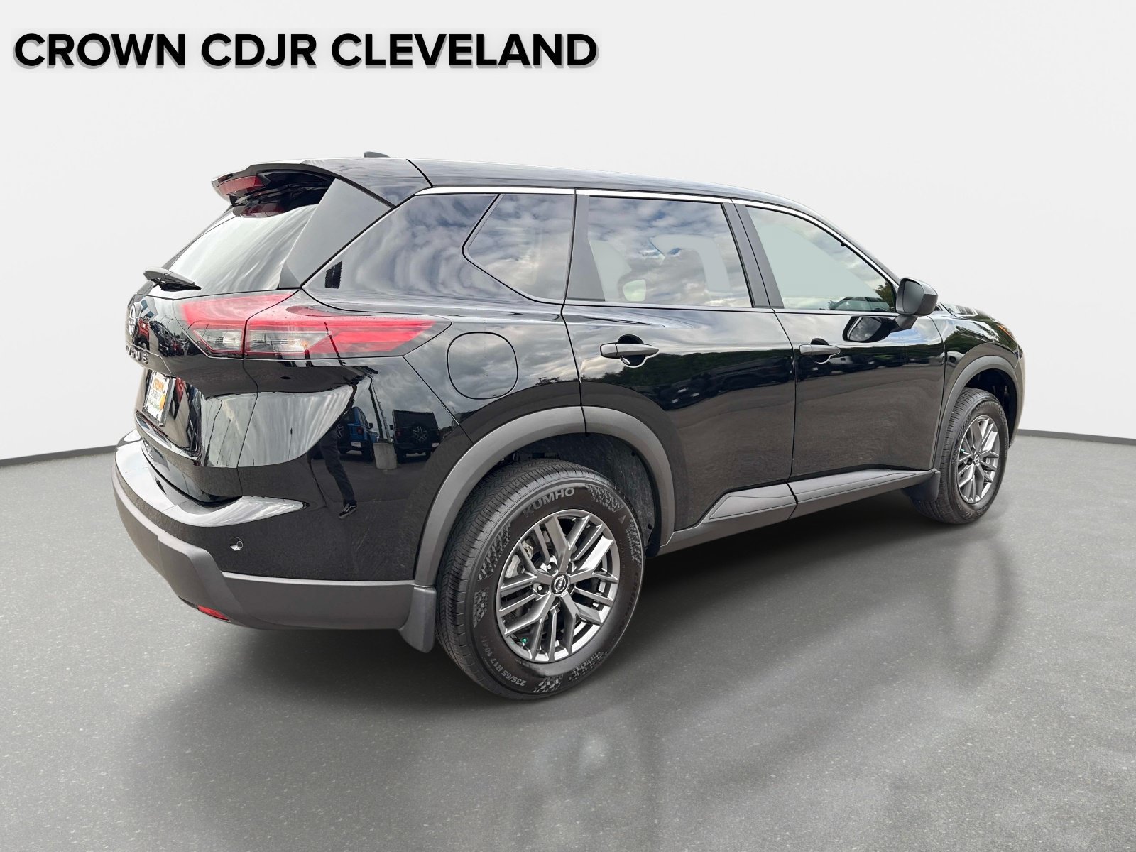 Used 2026 Nissan Rogue S FWD image 4