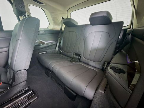 Used 2021 BMW X7 xDrive40i w/ Premium Package image 22