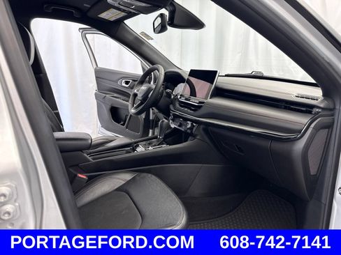 Used 2025 Jeep Compass Trailhawk AWD/4WD image 27