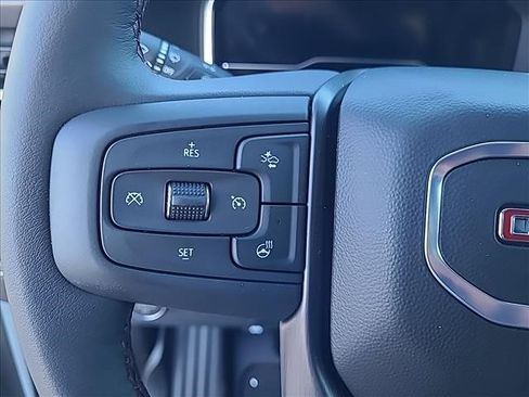 Used 2025 GMC Sierra 2500 AT4X image 10