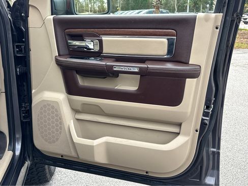 Used 2016 RAM 1500 Laramie w/ Convenience Group image 10