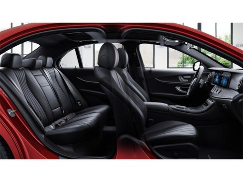 Used 2022 Mercedes-Benz E 350 4MATIC Sedan image 6