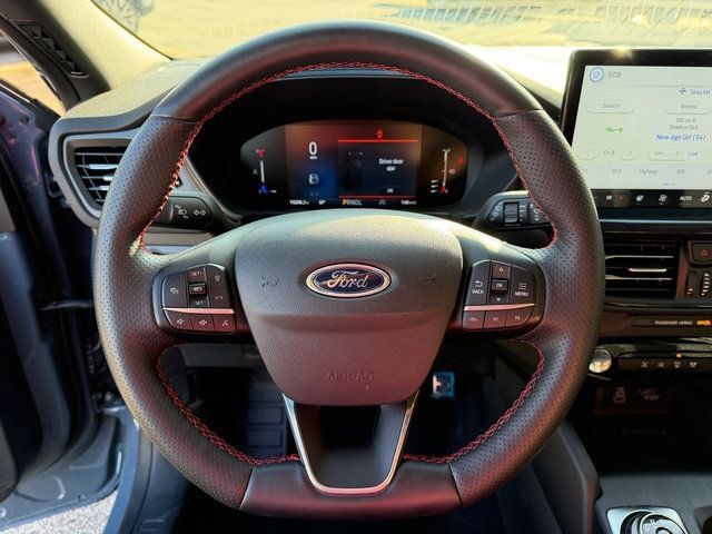 Used 2024 Ford Escape ST-Line w/ Tech Pack #1 AWD/4WD image 24