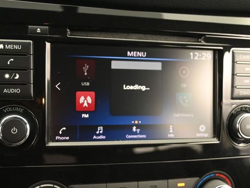 Used 2018 Nissan Rogue S image 9