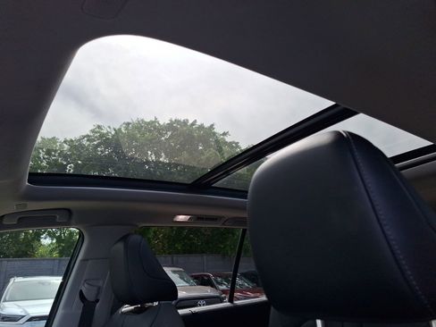 Used 2024 Toyota Grand Highlander Limited image 29