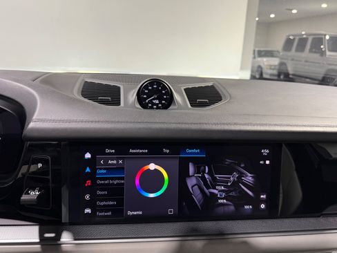 Used 2024 Porsche Cayenne AWD/4WD image 28
